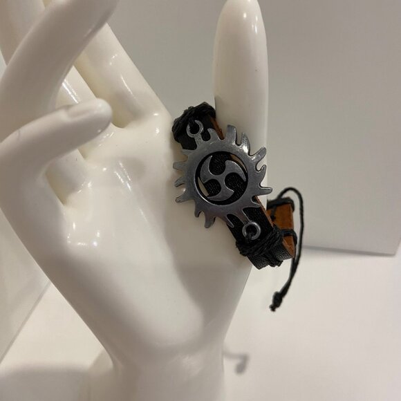 Handmade Leather & Cord Bracelet With Metal Tribal Sun Pendant Adjustable F - Picture 3 of 8